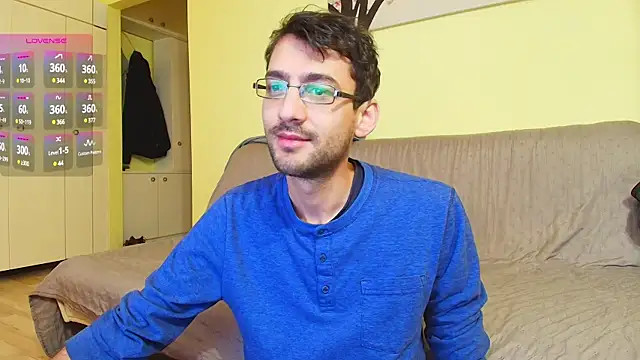 Snapshot of HungEddy chatting on 03-17-25, 04:33 HungEddy online show from 03-17-25, 04:33