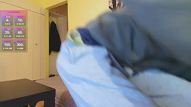 Snapshot of HungEddy chatting on 03-18-25, 03:20 HungEddy online show from 03-18-25, 03:20