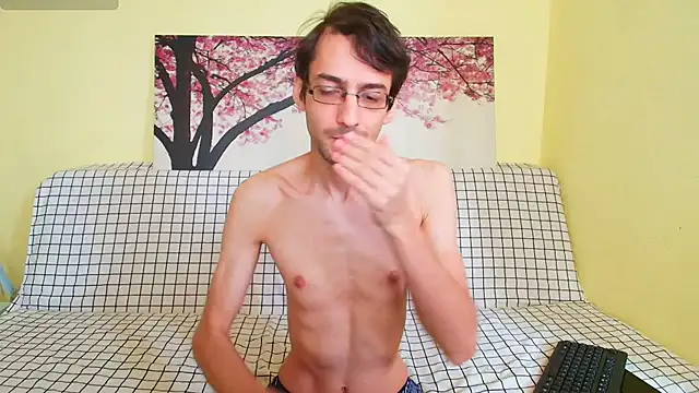 Snapshot of HungEddy chatting on 09-10-25, 05:29 HungEddy online show from 09-10-25, 05:29