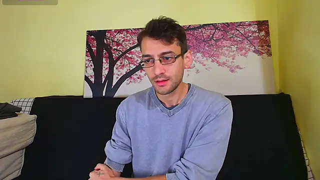 Snapshot of HungEddy chatting on 10-11-25, 05:00 HungEddy online show from 10-11-25, 05:00