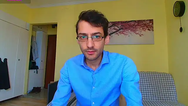 Snapshot of HungEddy chatting on 12-05-25, 08:34 HungEddy online show from 12-05-25, 08:34