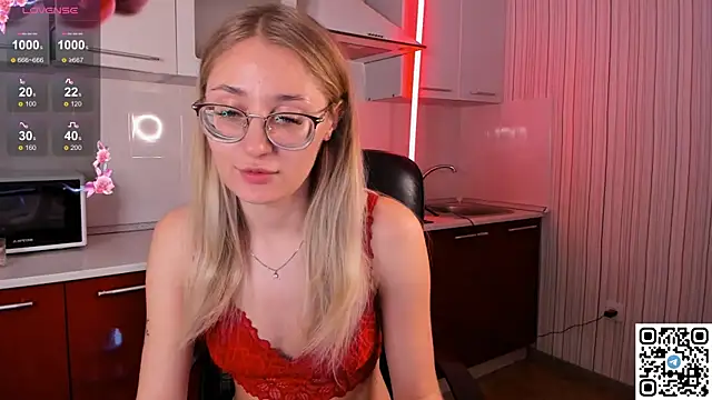 Snapshot of LivyyBossom chatting on 12-15-24, 05:42 LivyyBossom online show from 12-15-24, 05:42