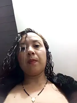 Snapshot of RenataSexy_ chatting on 01-28-25, 03:57 RenataSexy online show from 01-28-25, 03:57