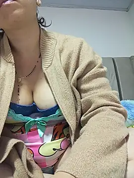 Snapshot of RenataSexy_ chatting on 02-12-25, 02:24 RenataSexy online show from 02-12-25, 02:24