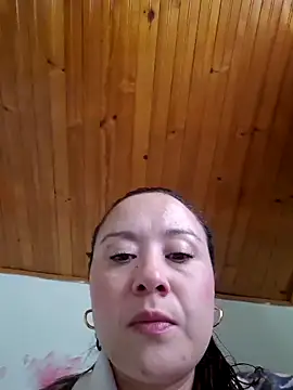 Snapshot of RenataSexy_ chatting on 10-15-25, 04:40 RenataSexy online show from 10-15-25, 04:40