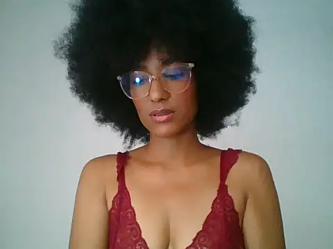 Snapshot of violettamartins chatting on 04-15-26, 09:26 violettamartins online show from 04-15-26, 09:26