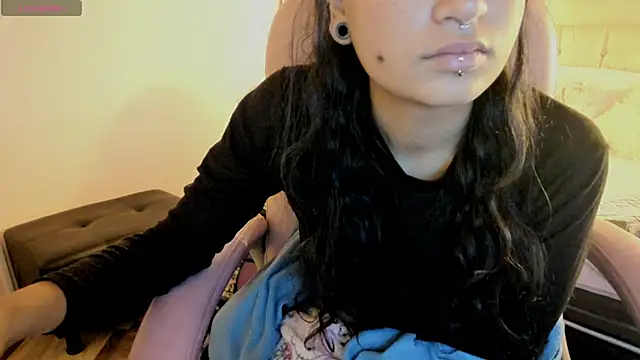 Snapshot of meow_mota chatting on 10-16-25, 01:34 meow mota online show from 10-16-25, 01:34