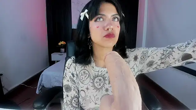 Snapshot of Gianna_foxy chatting on 02-14-25, 09:34 Gianna foxy online show from 02-14-25, 09:34