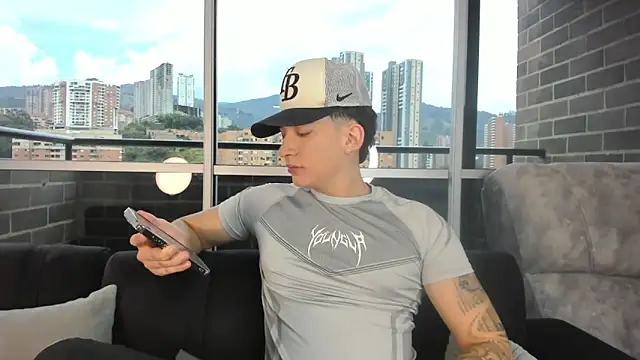 Snapshot of emmanuel_scor chatting on 10-11-25, 04:49 emmanuel scor online show from 10-11-25, 04:49