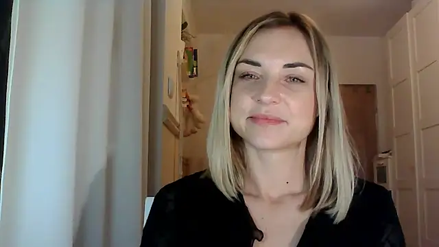 Snapshot of ashley_xlove chatting on 12-18-24, 05:52 ashley xlove online show from 12-18-24, 05:52