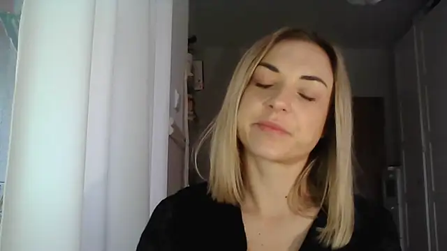 Snapshot of ashley_xlove chatting on 01-02-25, 10:48 ashley xlove online show from 01-02-25, 10:48