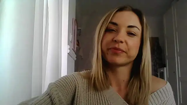 Snapshot of ashley_xlove chatting on 03-10-25, 10:48 ashley xlove online show from 03-10-25, 10:48