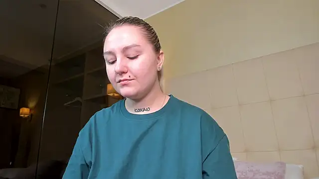 Debbie Taylor online show from 10-16-25, 05:03