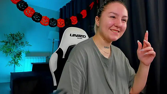 Debbie Taylor online show from 10-31-25, 03:02