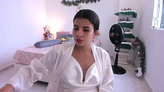 Snapshot of adop_me__ chatting on 12-08-24, 12:19 adop me online show from 12-08-24, 12:19