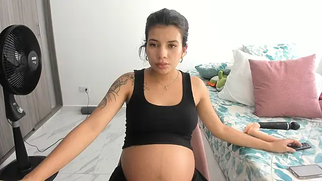 Snapshot of adop_me__ chatting on 12-13-24, 04:27 adop me online show from 12-13-24, 04:27