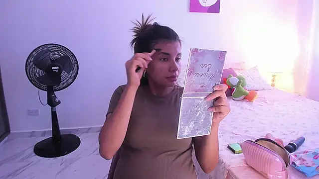 Snapshot of adop_me__ chatting on 12-27-24, 09:43 adop me online show from 12-27-24, 09:43