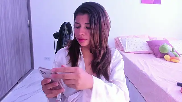 Snapshot of adop_me__ chatting on 12-28-24, 07:11 adop me online show from 12-28-24, 07:11