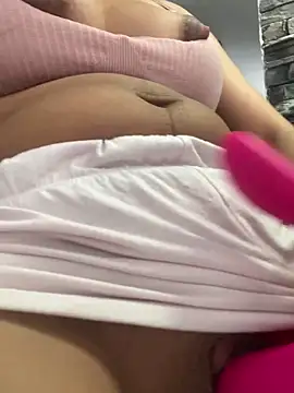 Snapshot of adop_me__ chatting on 03-15-25, 10:44 adop me online show from 03-15-25, 10:44