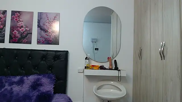 Snapshot of lily_f00x chatting on 11-13-25, 04:50 lily f00x online show from 11-13-25, 04:50