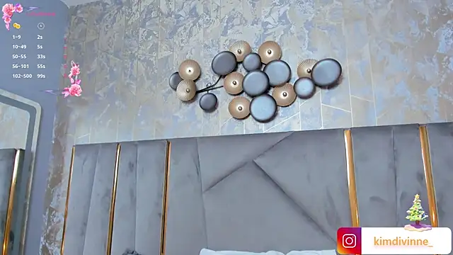 Snapshot of KimDevinne chatting on 12-27-24, 10:48 KimDevinne online show from 12-27-24, 10:48