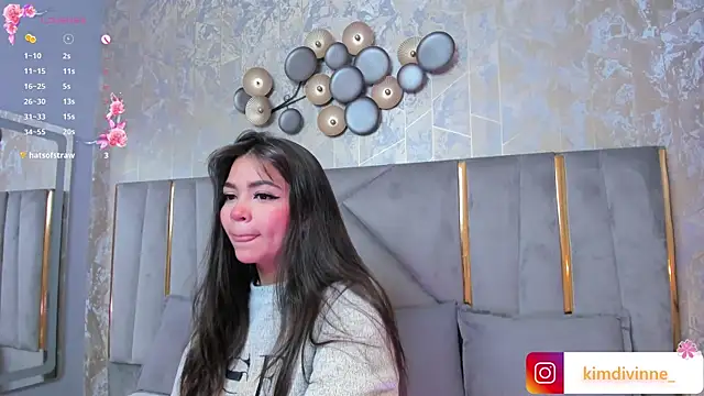 Snapshot of KimDevinne chatting on 01-17-25, 03:01 KimDevinne online show from 01-17-25, 03:01