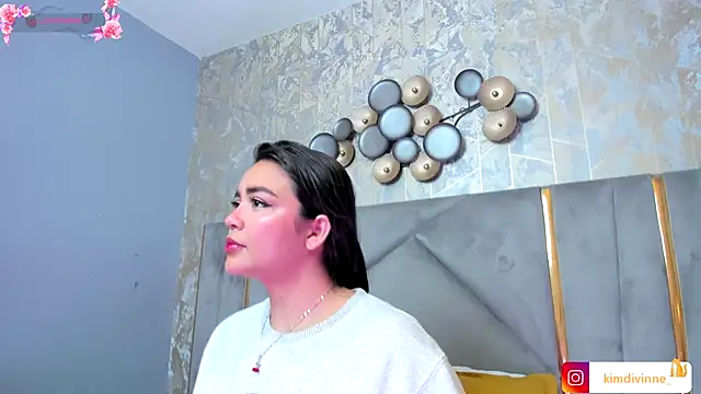 KimDevinne online show from 11-20-25, 02:45