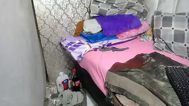 BigbootyNickyx online show from 02-25-25, 09:13