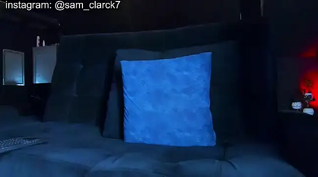 Snapshot of Sam_clarck chatting on 03-11-25, 02:10 Sam clarck online show from 03-11-25, 02:10