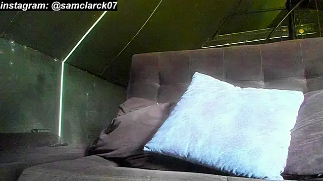 Snapshot of Sam_clarck chatting on 06-09-26, 02:06 Sam clarck online show from 06-09-26, 02:06