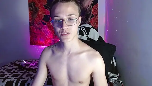 Snapshot of Im_Oliverpark chatting on 10-22-25, 01:17 Im Oliverpark online show from 10-22-25, 01:17