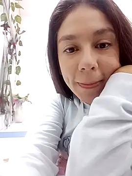 Snapshot of Luci_And_Sofi chatting on 10-06-25, 11:07 Luci And Sofi online show from 10-06-25, 11:07