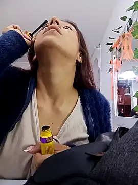 Snapshot of Luci_And_Sofi chatting on 10-09-25, 01:20 Luci And Sofi online show from 10-09-25, 01:20