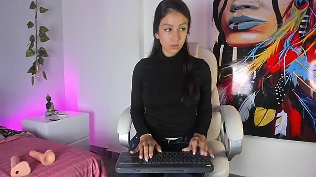 Snapshot of Luci_And_Sofi chatting on 11-04-25, 03:33 Luci And Sofi online show from 11-04-25, 03:33