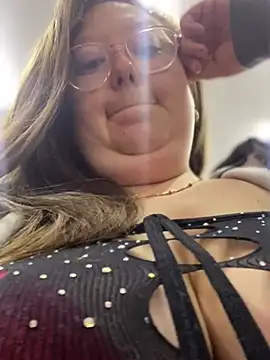 Chloee ep online show from 12-22-24, 01:34