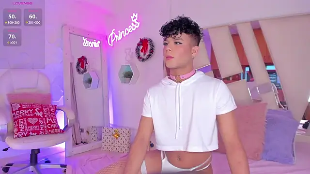 Snapshot of EthanCollens chatting on 12-31-24, 09:17 EthanCollens online show from 12-31-24, 09:17