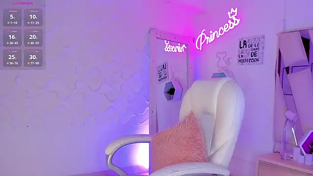 Snapshot of EthanCollens chatting on 01-07-25, 11:24 EthanCollens online show from 01-07-25, 11:24