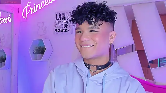 Snapshot of EthanCollens chatting on 01-17-25, 10:01 EthanCollens online show from 01-17-25, 10:01