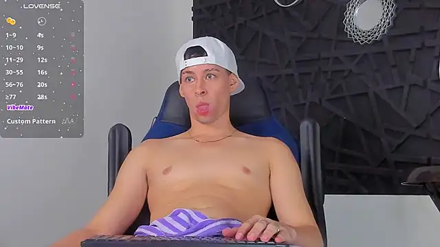 JadeSmiith  online show from 12-30-24, 11:06