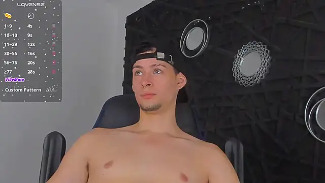 JadeSmiith  online show from 01-13-25, 09:42