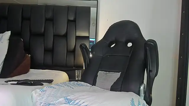 JadeSmiith  online show from 02-26-25, 10:31