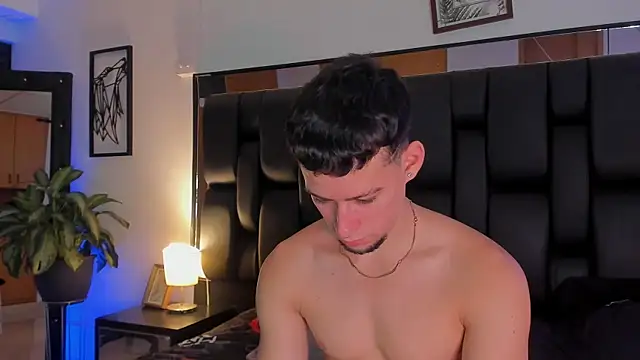 JadeSmiith  online show from 09-12-25, 07:47