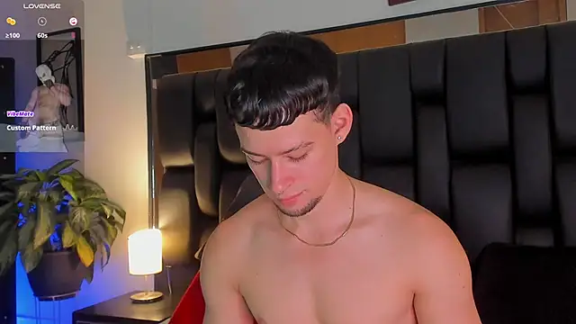 JadeSmiith  online show from 10-22-25, 10:53