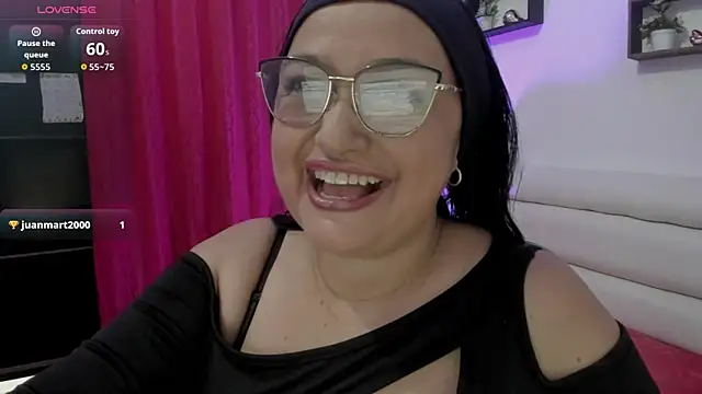 Gia Nahomi online show from 10-11-25, 09:46