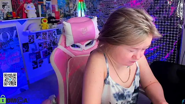 Sara Robinson online show from 04-06-26, 04:46