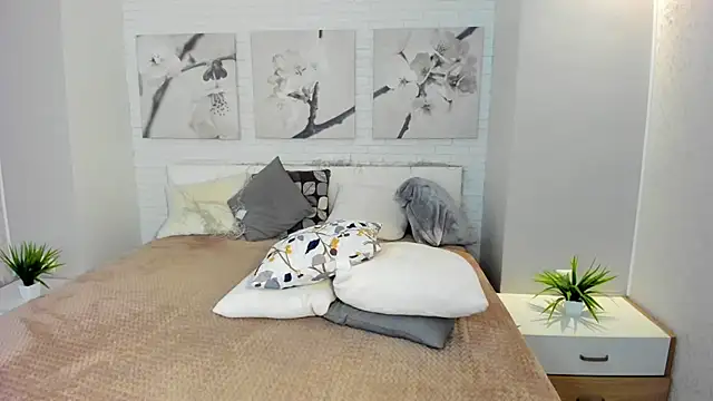 Snapshot of Tiffanyhunt chatting on 01-21-25, 06:34 Tiffanyhunt online show from 01-21-25, 06:34