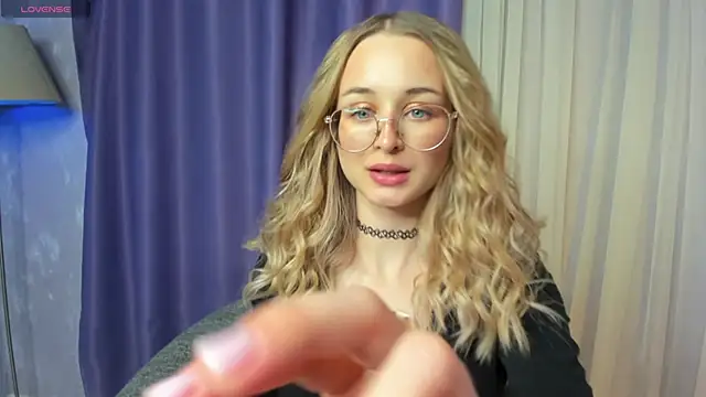 Snapshot of Tiffanyhunt chatting on 02-01-25, 03:07 Tiffanyhunt online show from 02-01-25, 03:07