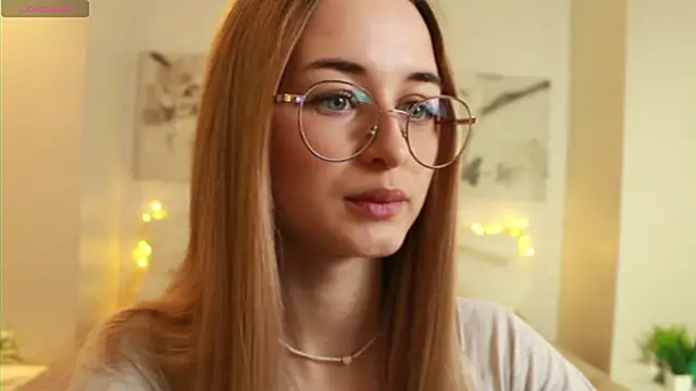 Snapshot of Tiffanyhunt chatting on 02-27-25, 10:48 Tiffanyhunt online show from 02-27-25, 10:48