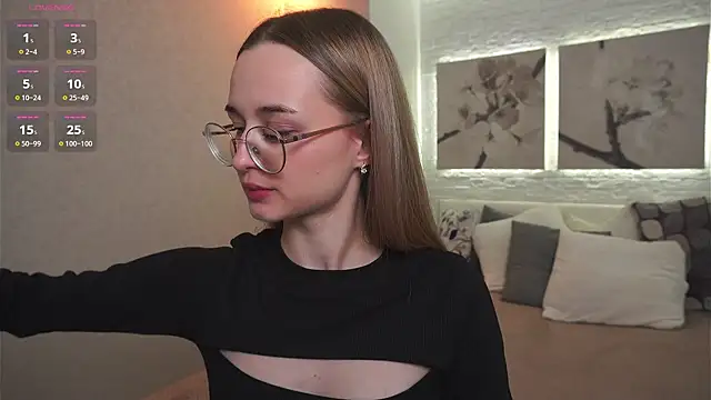 Snapshot of Tiffanyhunt chatting on 03-10-25, 02:26 Tiffanyhunt online show from 03-10-25, 02:26