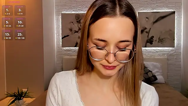 Snapshot of Tiffanyhunt chatting on 03-14-25, 02:30 Tiffanyhunt online show from 03-14-25, 02:30